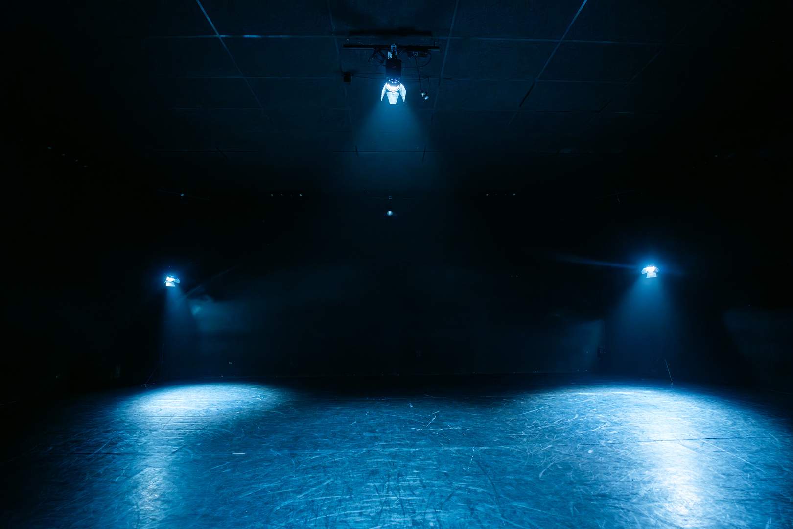 Alquila por horas Estudio audiovisual negro en Poblenou