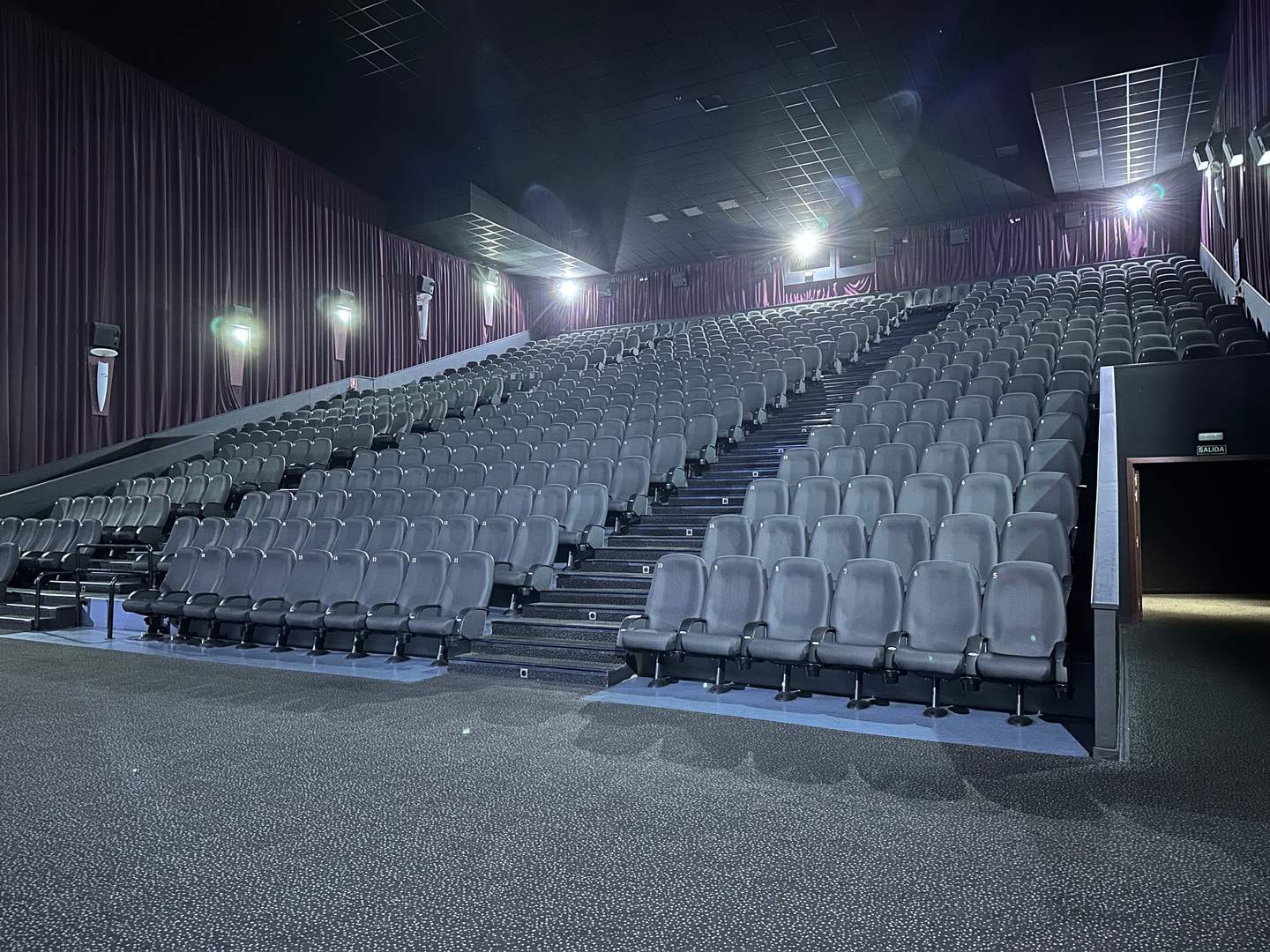 Alquila por horas Increíble salas de cine para rodajes