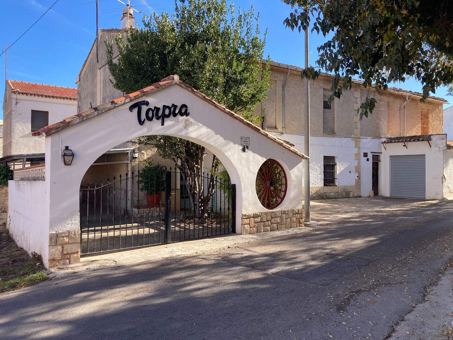 Alquila por horas Casa unifamiliar con mas de 100 años de antigüedad