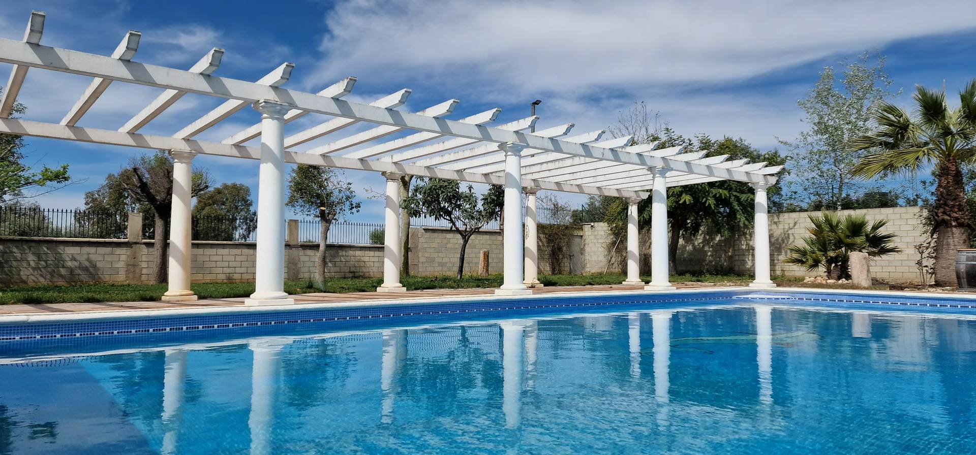 Alquila por horas Chalet independiente con piscina