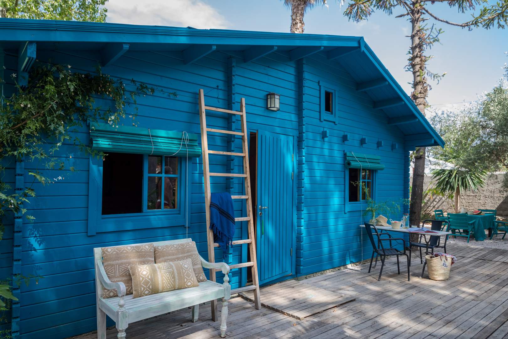 Alquila por horas Jardin Botanico con casas de colores 