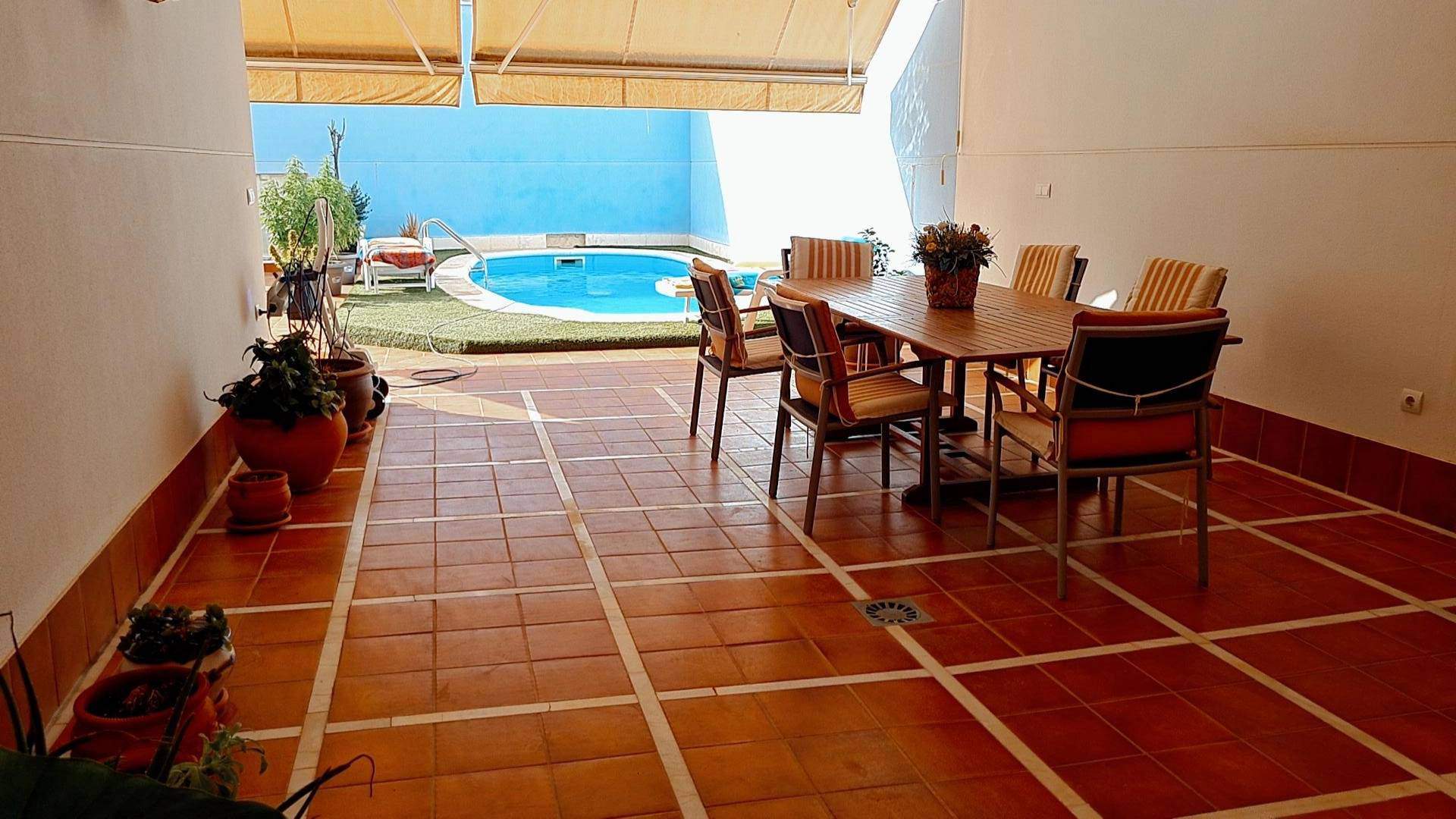 Alquila por horas Vivienda con cueva y piscina