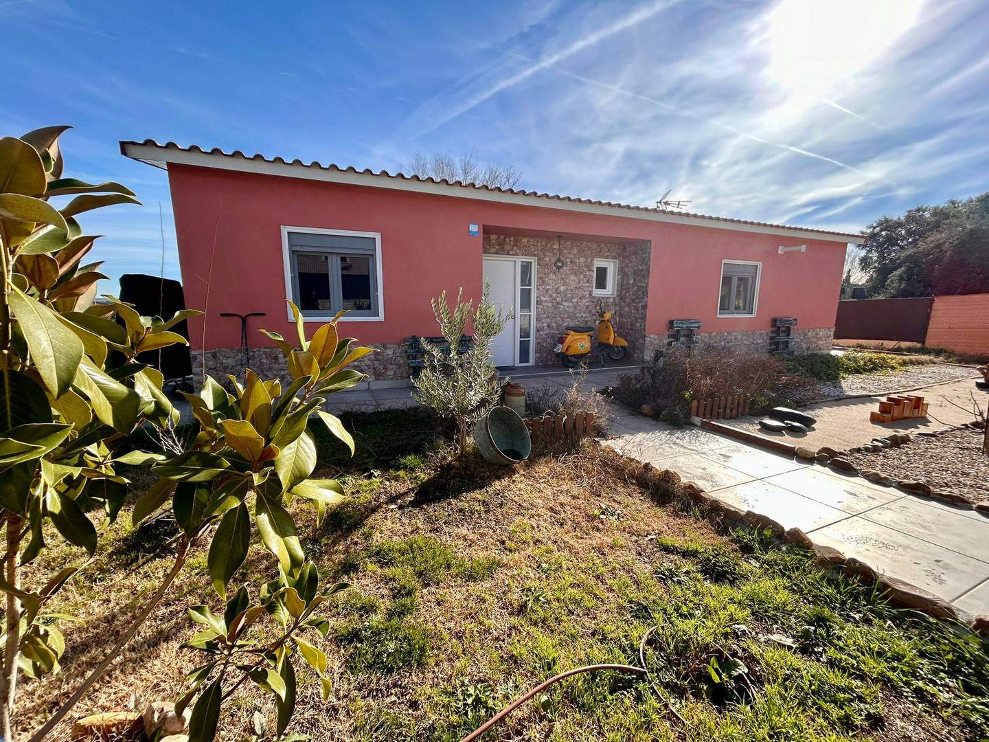 Alquila por horas Casa de película en un bosque de encinas
