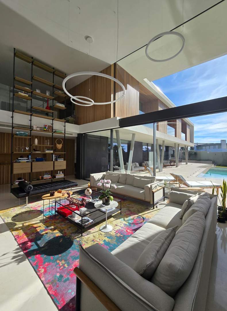 Alquila por horas Casa moderna con luz natural