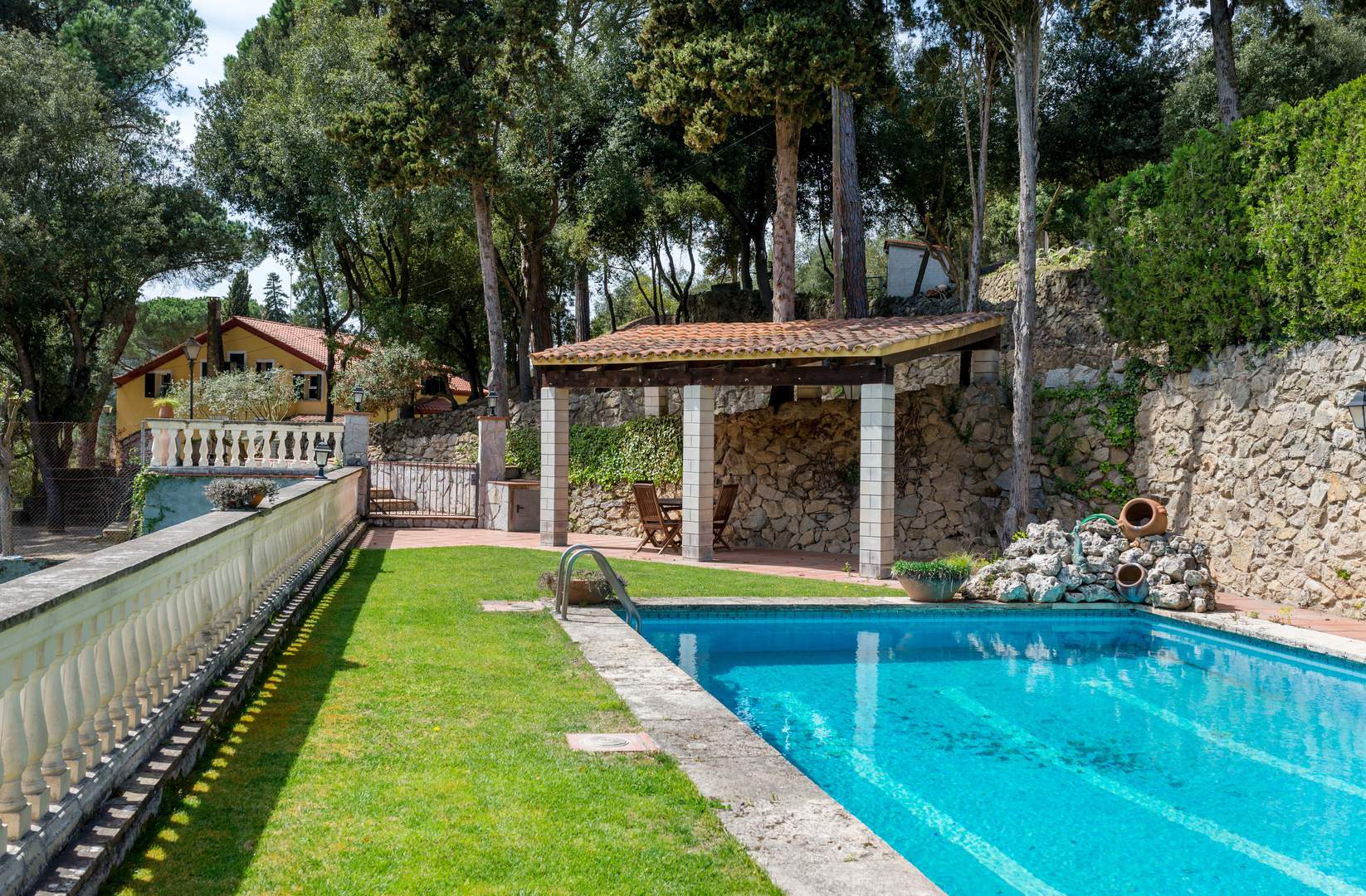 Alquila por horas Masía Oasis de Paz Pool, Tennis 40 km from BCN