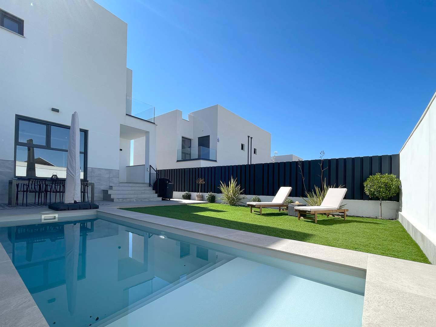 Alquila por horas Chalet pareado obra nueva salón diáfano