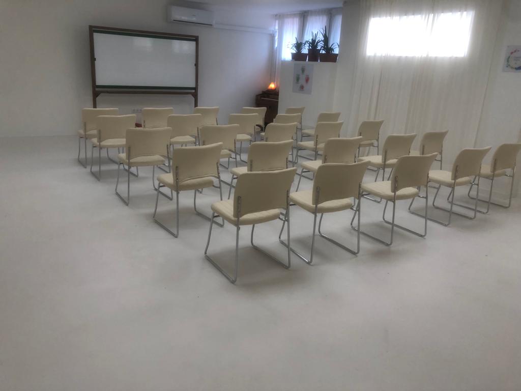Alquila por horas  80 m2 diáfana e insonorizada