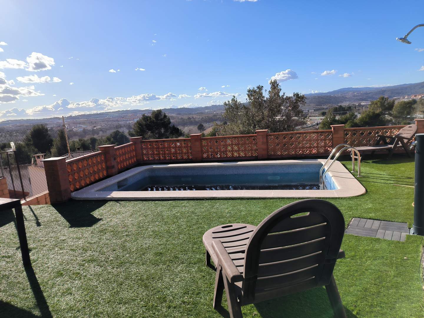 Alquila por horas Vivienda a 3 vientos con piscina 