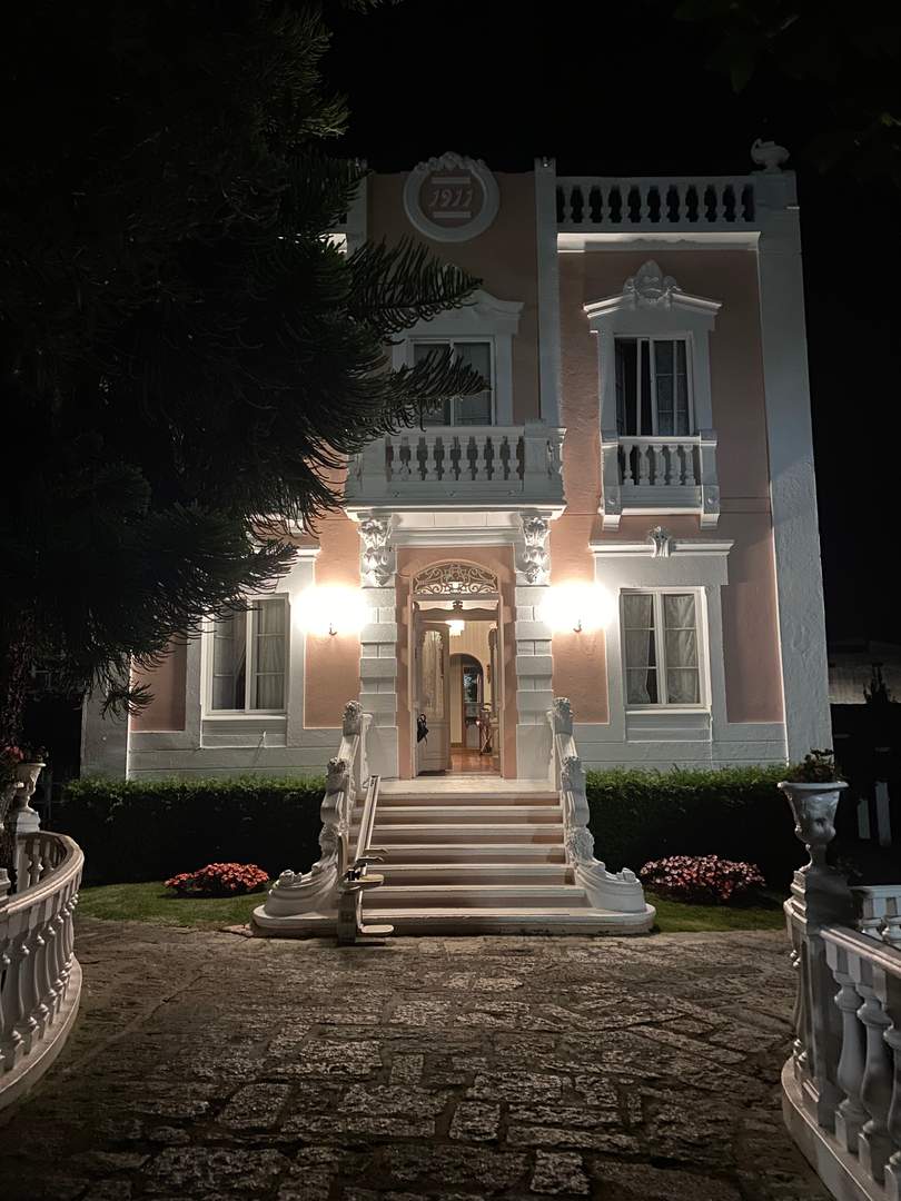 Alquila por horas Vivienda unifamiliar de estilo indiano
