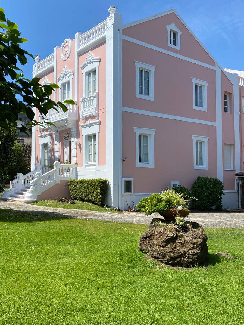Alquila por horas Vivienda unifamiliar de estilo indiano