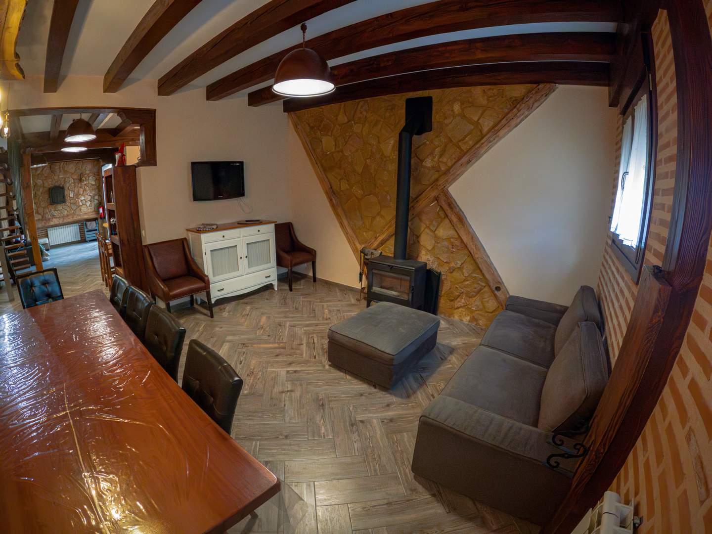 Alquila por horas Chalet Rustico de estilo Moderno 