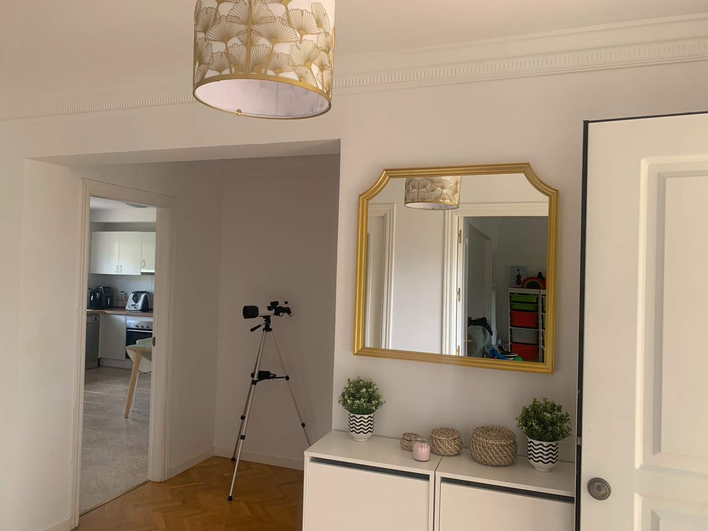 Alquila por horas CASA LUMINOSA CON BUHARDILLA, JARDíN Y PISCINA