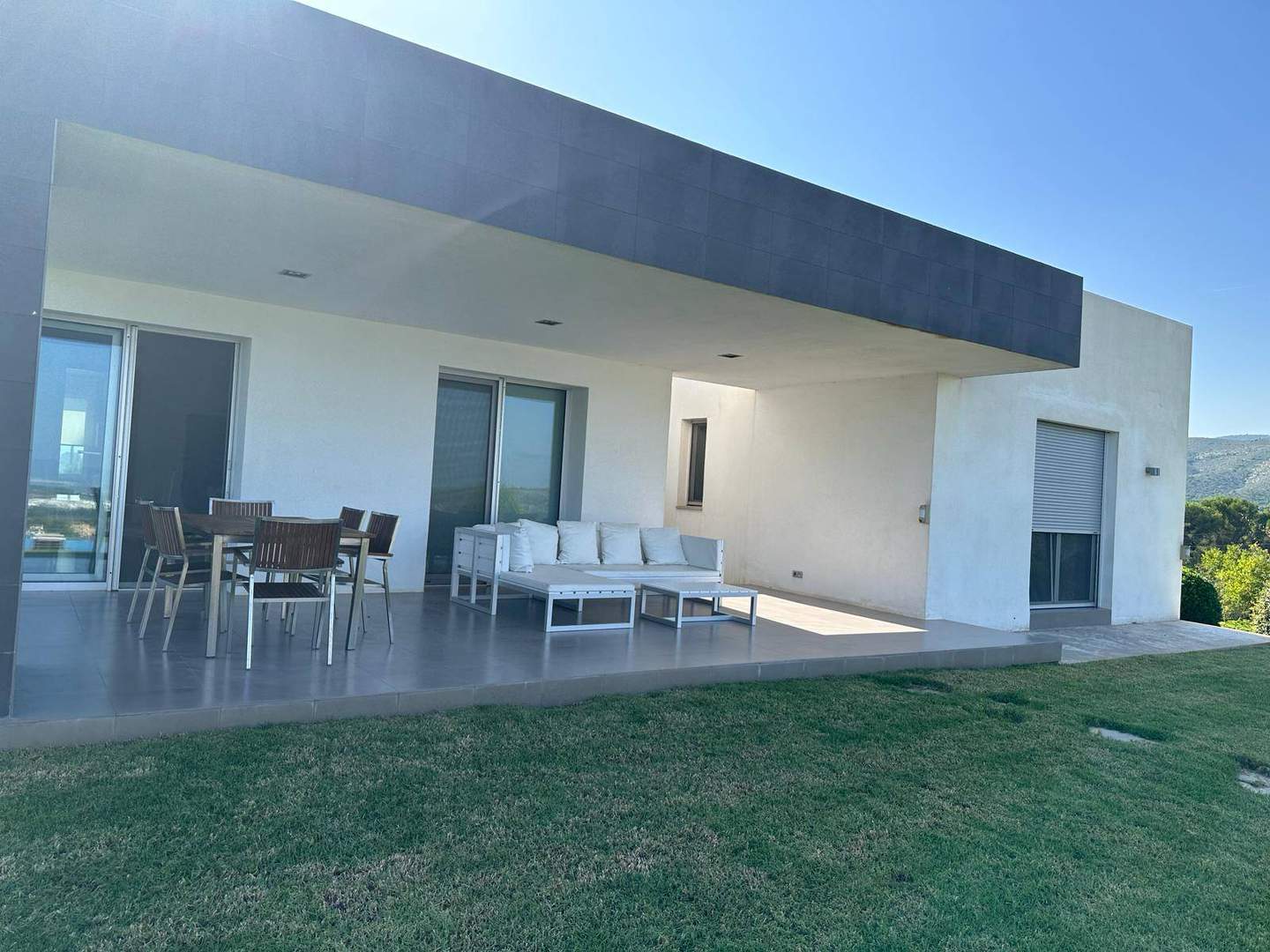 Alquila por horas Vivienda unifamiliar moderna con impresionanes vistas