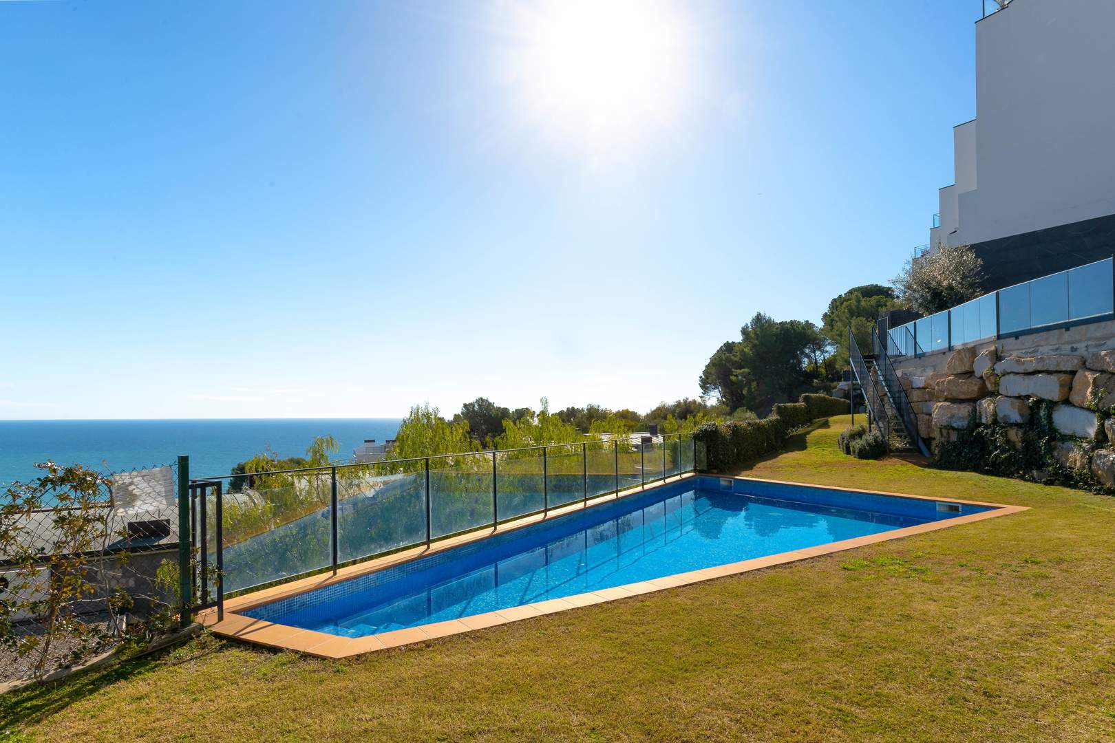 Alquila por horas Vivienda contemporánea singular con vistas al mar y costa del Maresme