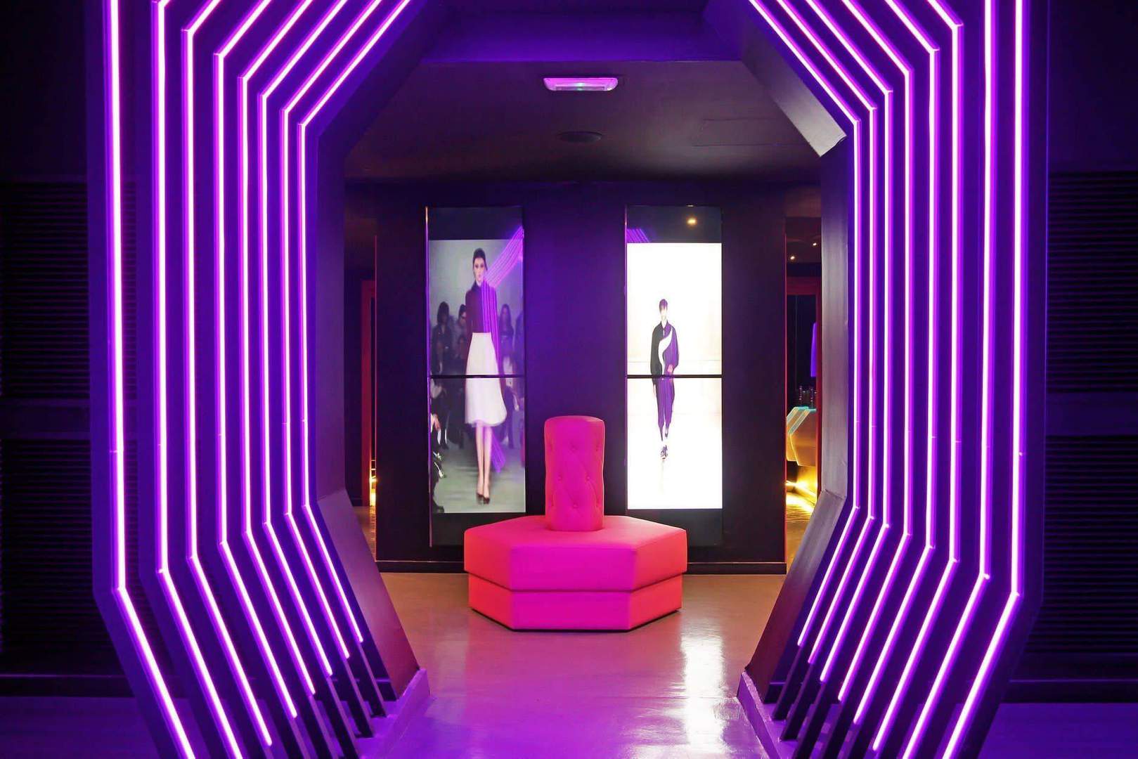 Alquila por horas Sala futurista con distintos ambientes