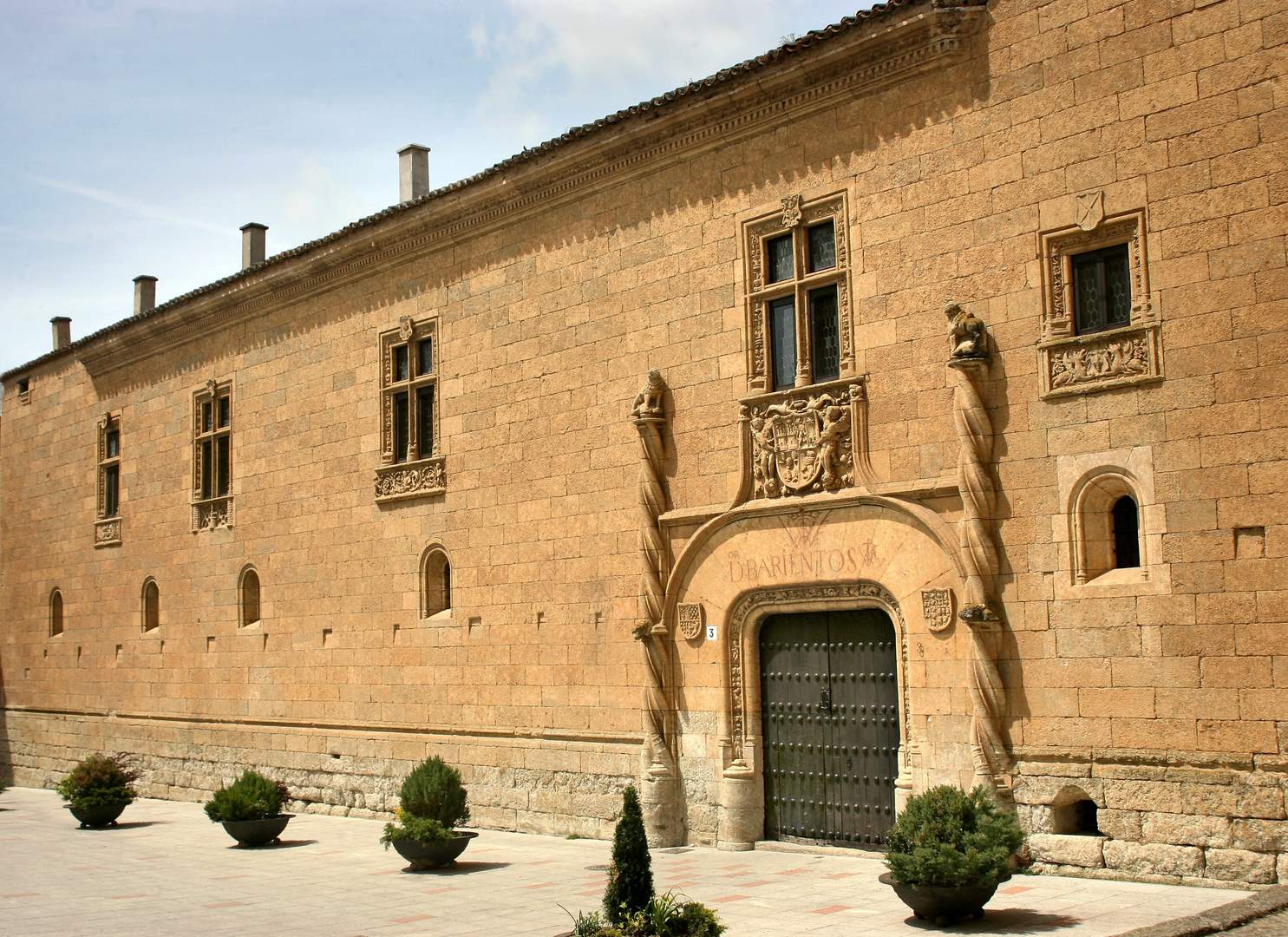 Alquila por horas Palacio del siglo XV de estilo arquitectónico gótico-renacentista ideal para rodajes y eventos