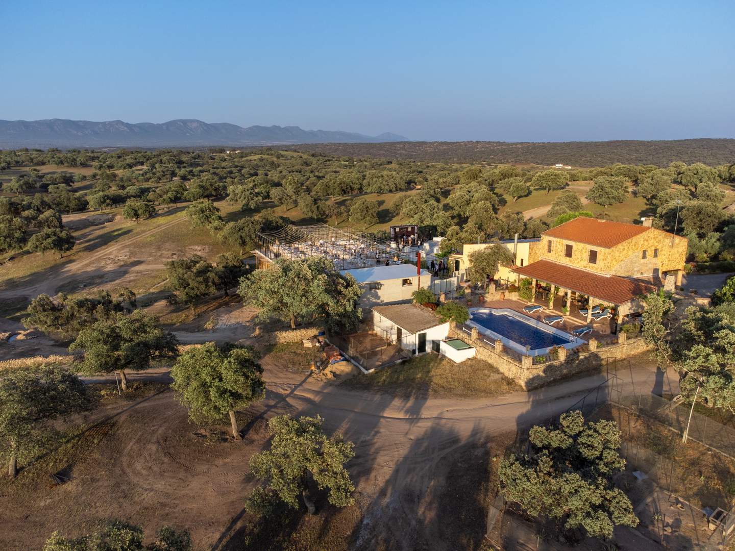 Alquila por horas Casa rural con espacio para eventos en mitad de la Dehesa y con cielo Starlight