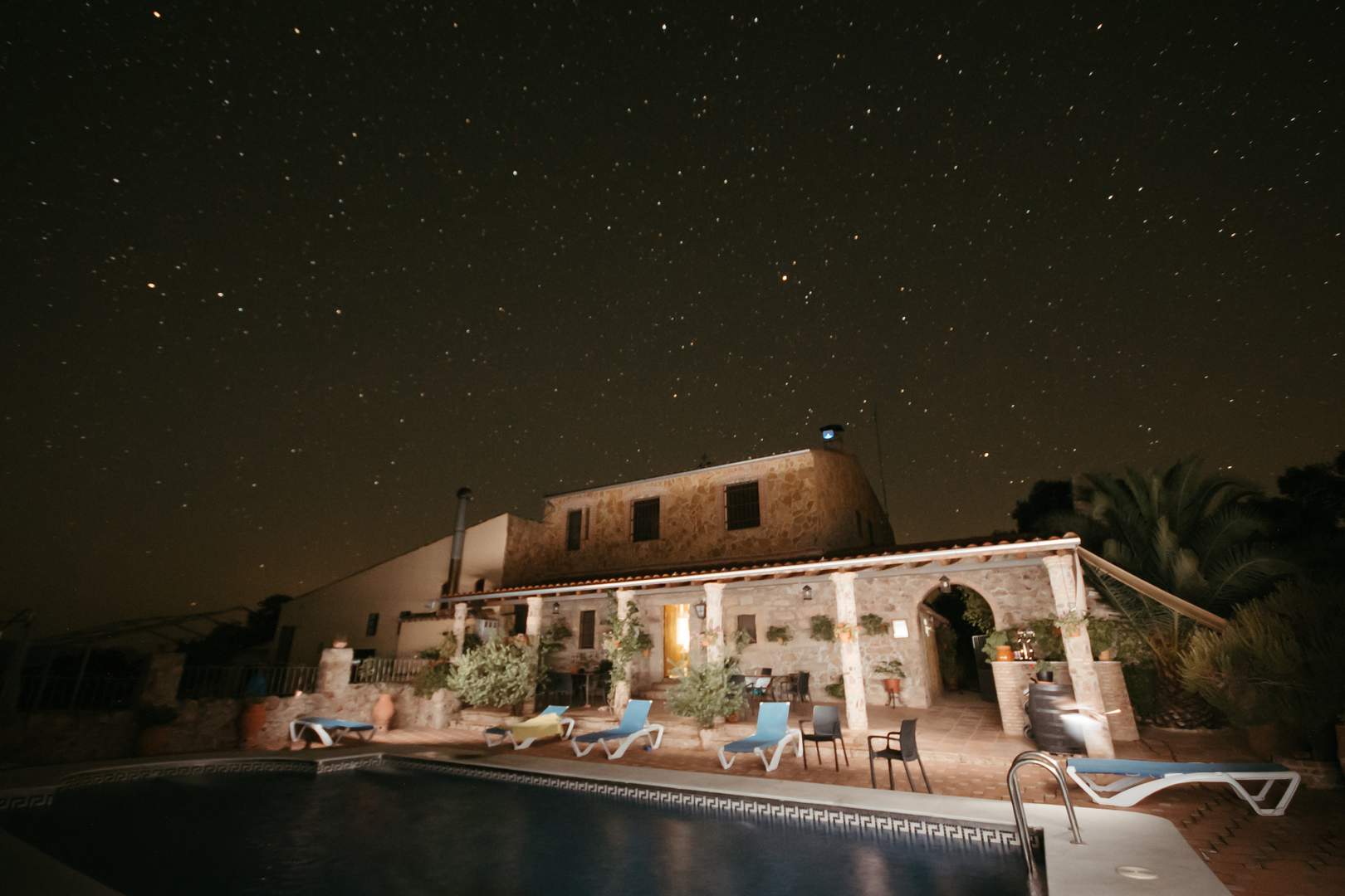 Alquila por horas Casa rural con espacio para eventos en mitad de la Dehesa y con cielo Starlight
