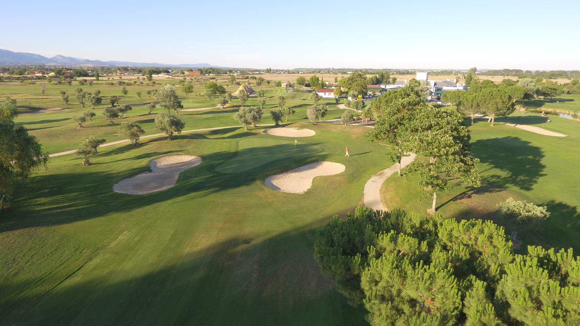 Alquila por horas Increíble club de golf para rodajes