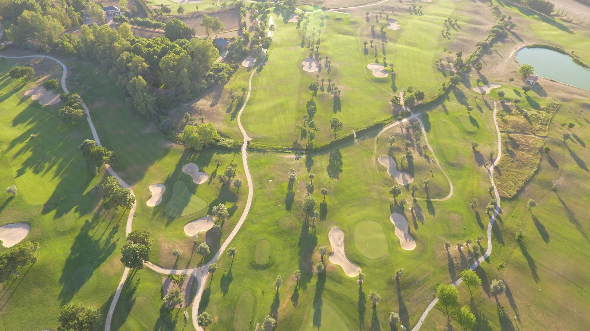Alquila por horas Increíble club de golf para rodajes