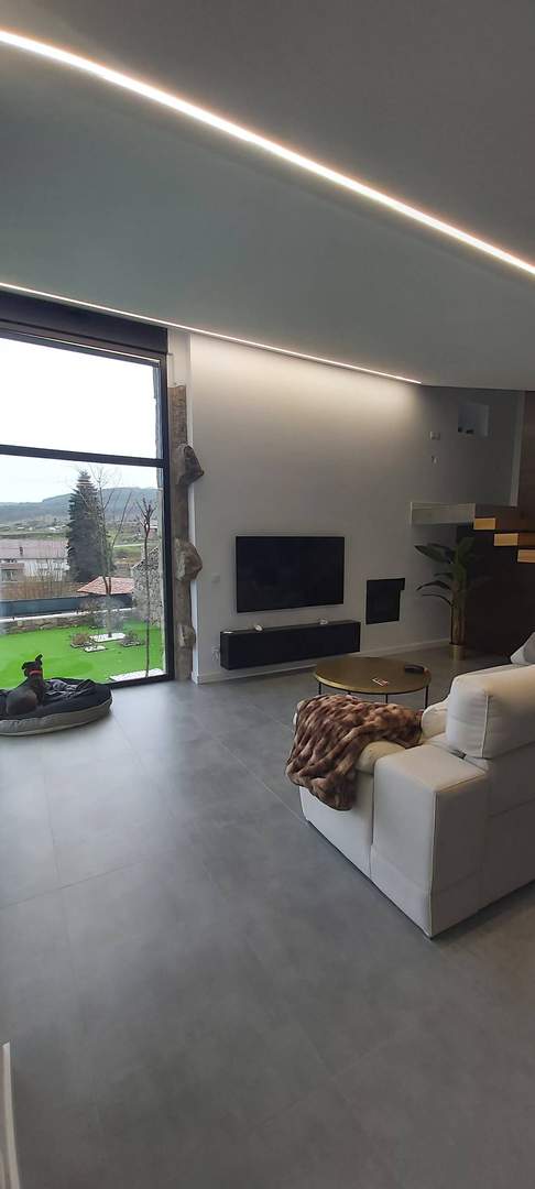 Alquila por horas Vivienda unifamiliar de estilo moderno