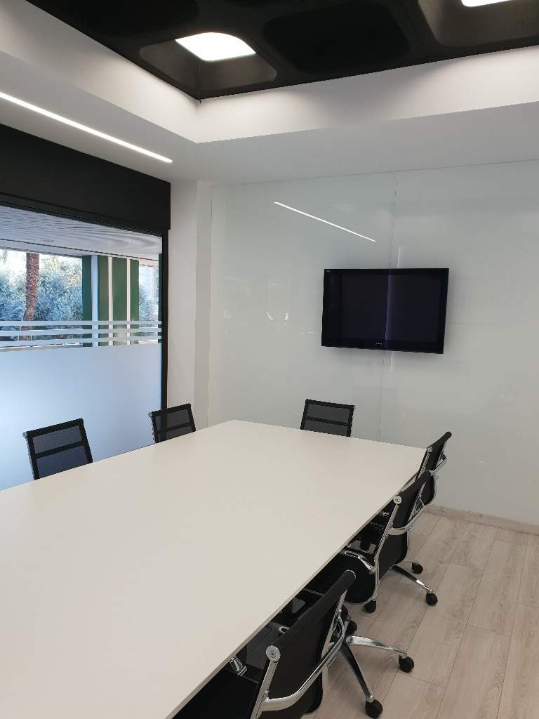 Alquila por horas Oficina de coworking moderna