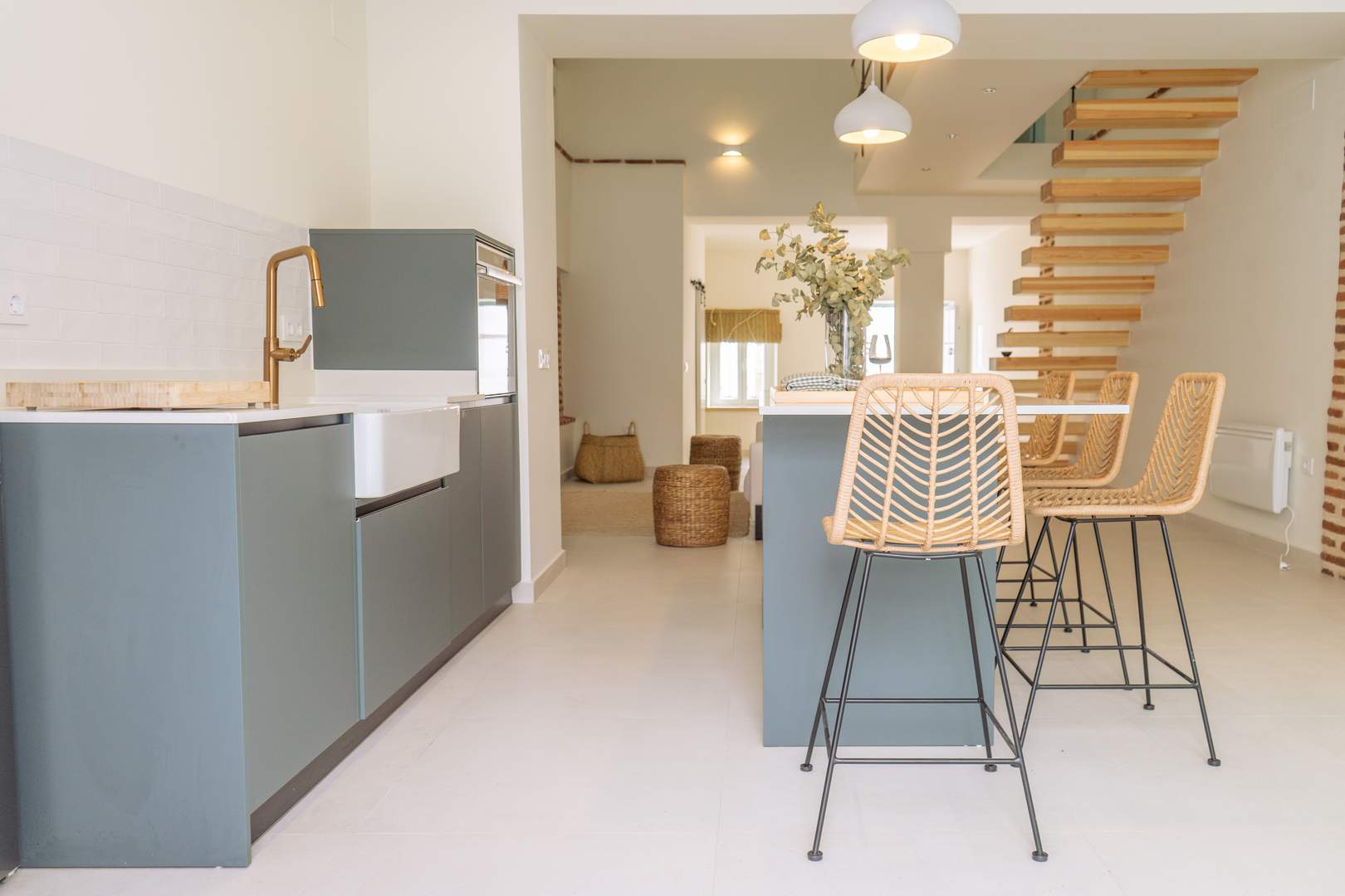Alquila por horas Vivienda diáfana de diseño en la Sierra Norte de Sevilla