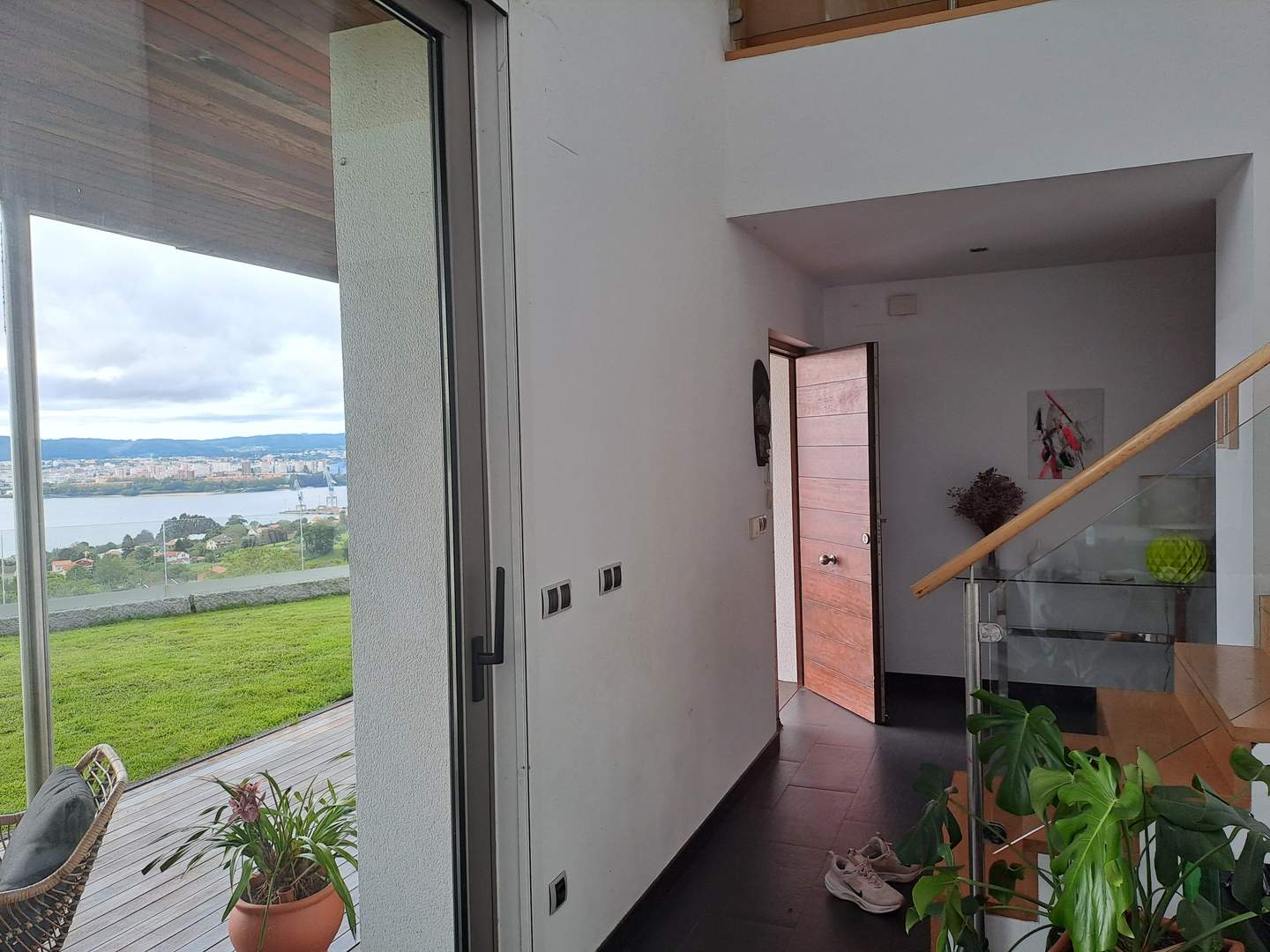 Alquila por horas Vivienda unifamiliar estilo moderno
