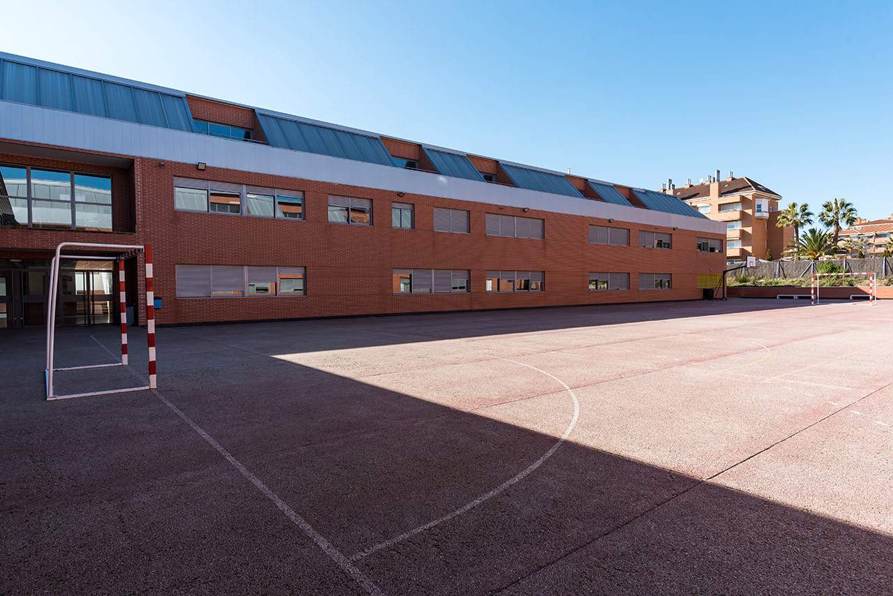 Alquila por horas Colegio con instalaciones excepcionales