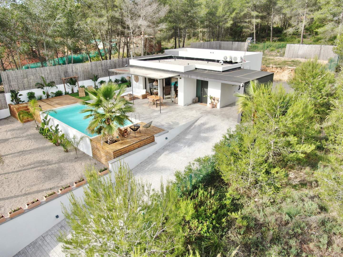 Alquila por horas Casa con Piscina y vistas despejadas al Garraf