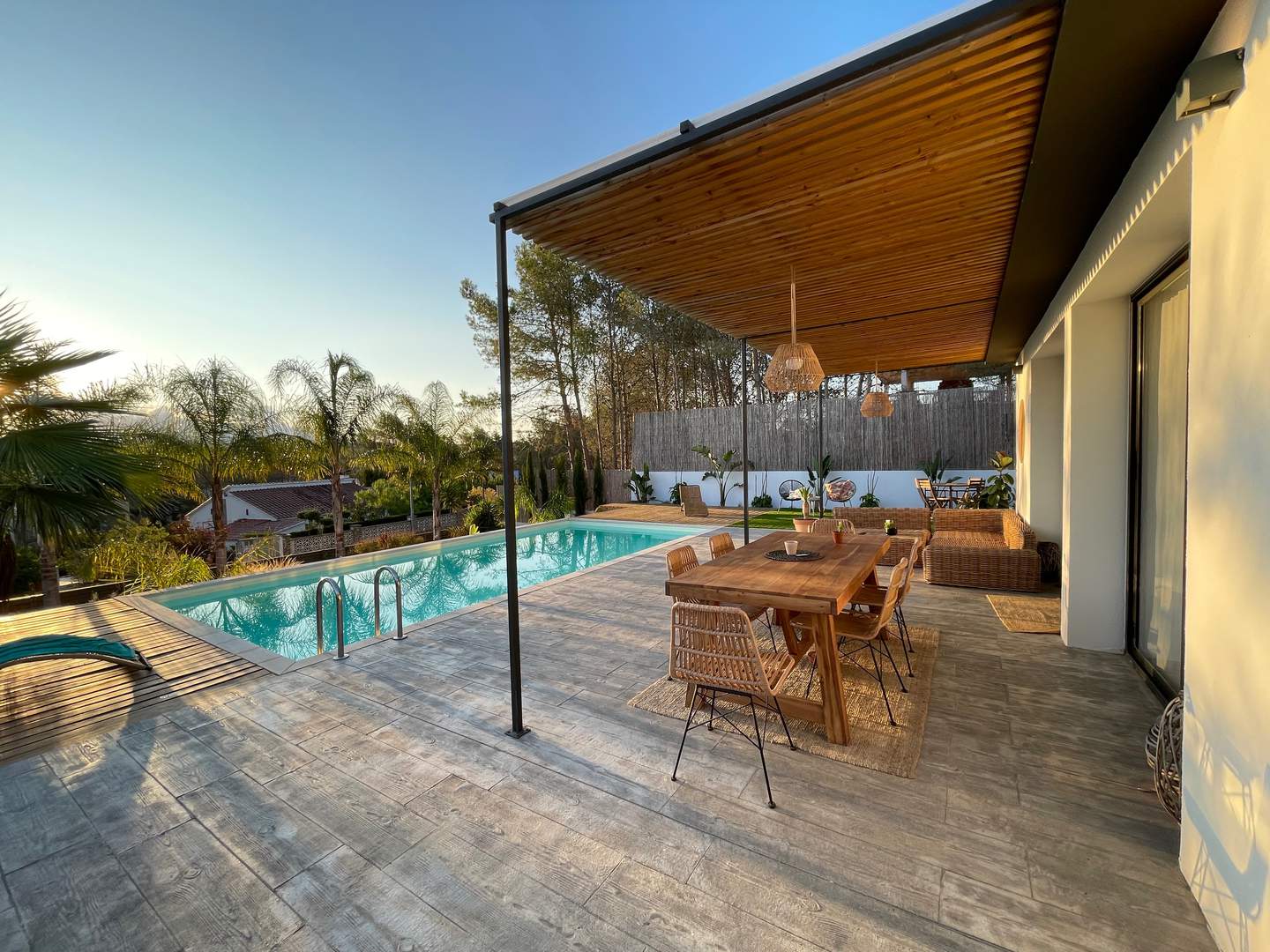 Alquila por horas Casa con Piscina y vistas despejadas al Garraf