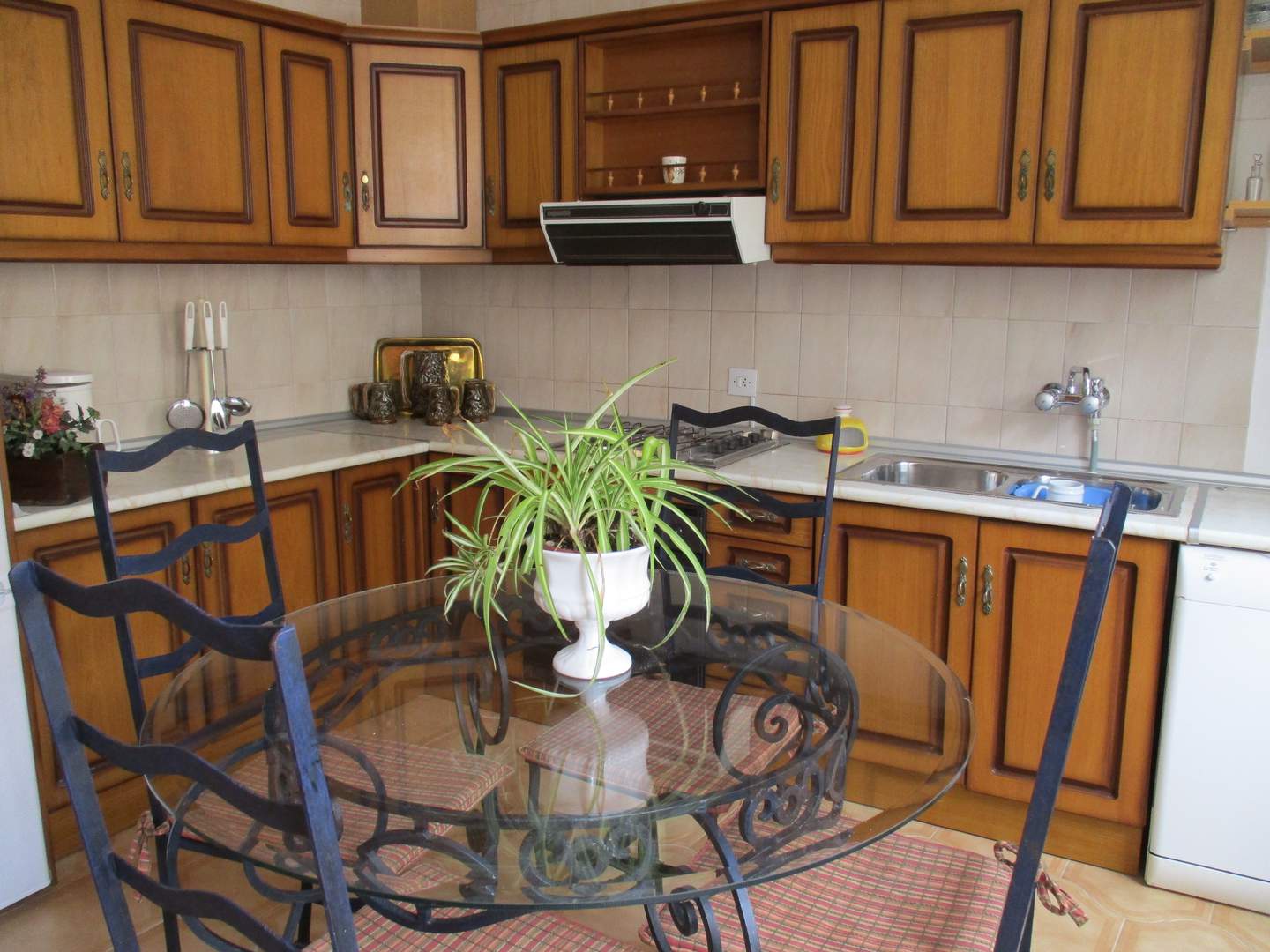 Alquila por horas Casa rústica con un patio de piedra