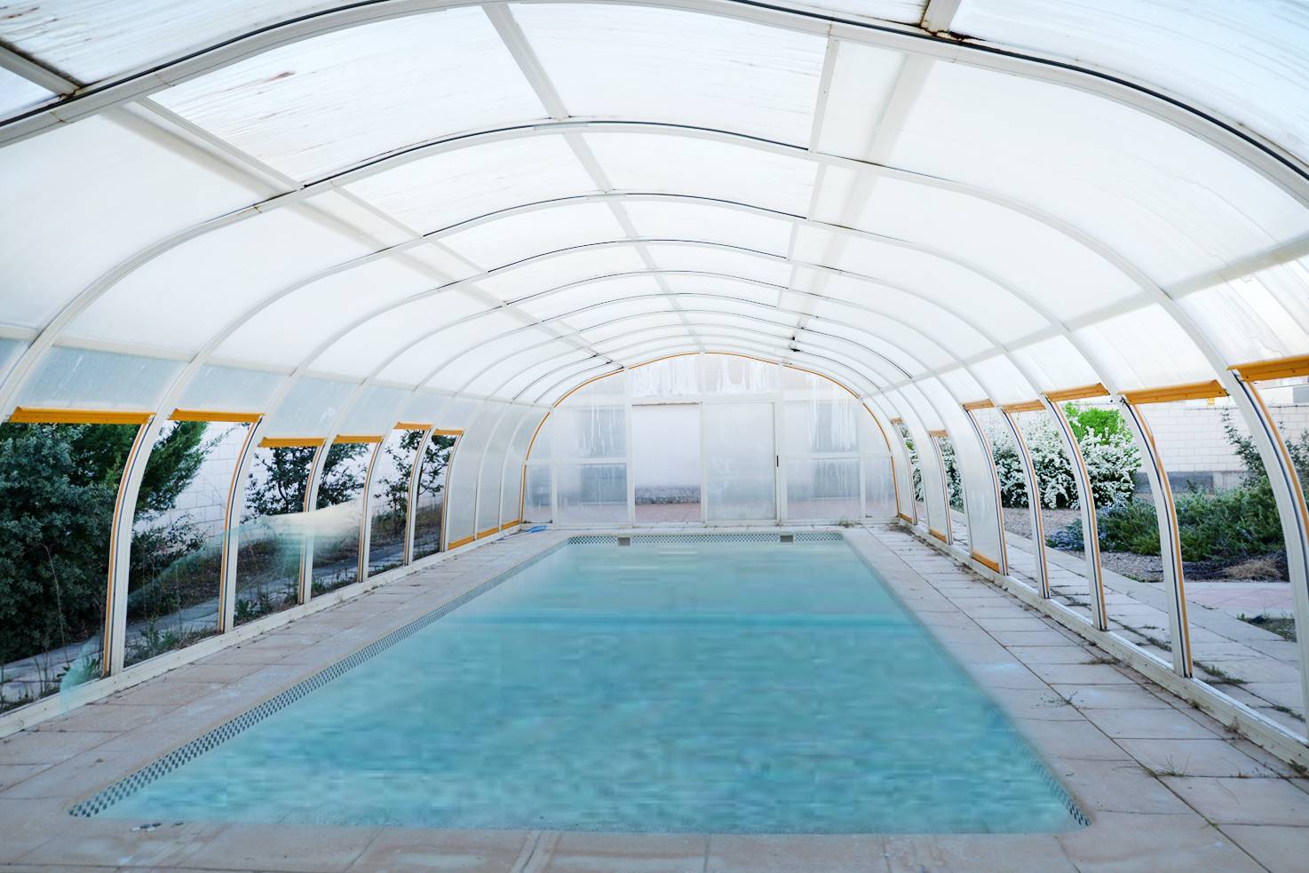 Alquila por horas Vivienda unifamiliar con piscina