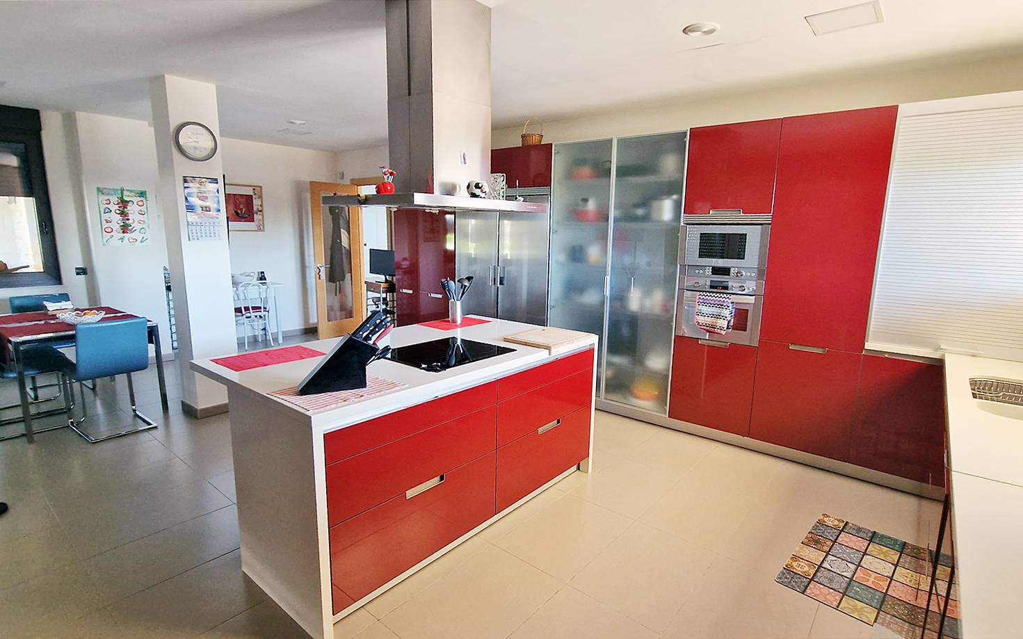 Alquila por horas Vivienda unifamiliar con piscina