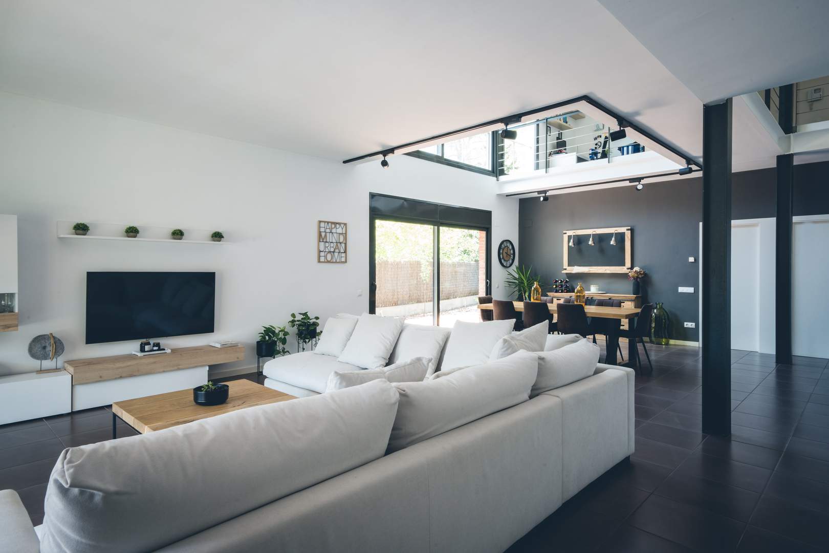 Alquila por horas Casa de Estilo Industrial-Moderno con Gran Privacidad