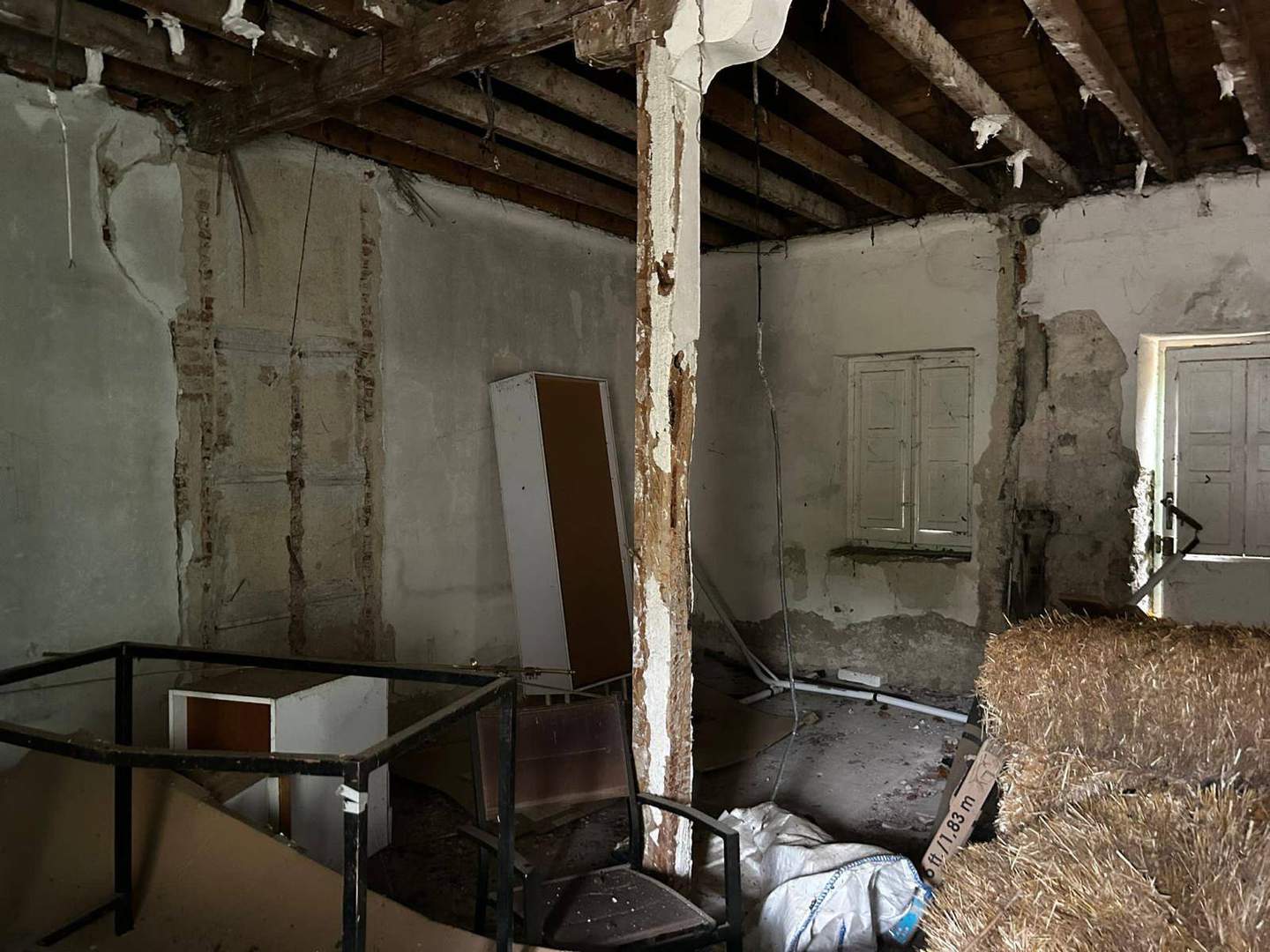 Alquila por horas Vivienda en estado decadente
