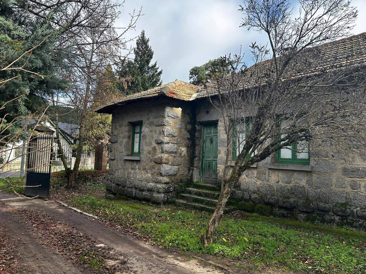 Alquila por horas Vivienda en estado decadente