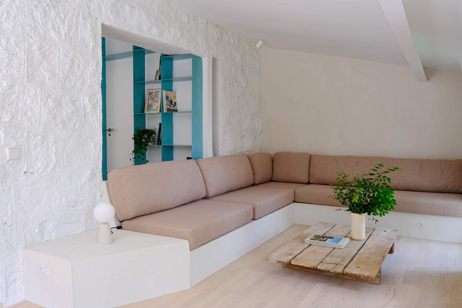 Alquila por horas Vivienda unifamiliar diseño contemporáneo