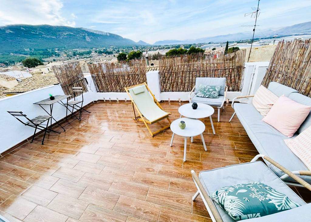 Alquila por horas Casa de pueblo con espectacular terraza en casco histórico medieval