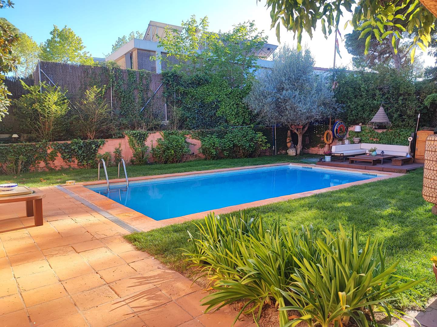 Alquila por horas Vivienda a 4 vientos estilo rustico con jardín piscina y fácil acceso 