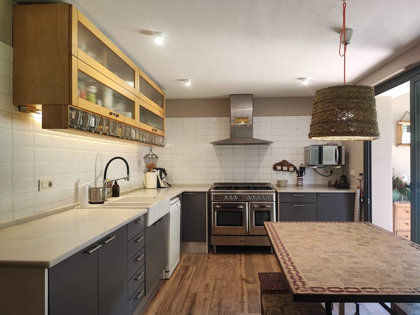 Alquila por horas Vivienda a 4 vientos estilo rustico con jardín piscina y fácil acceso 