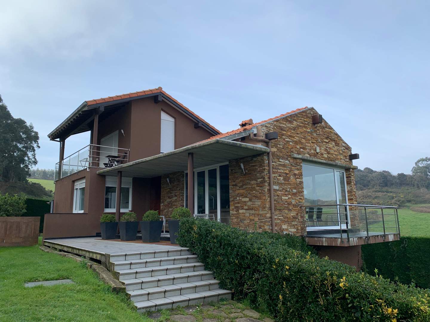 Alquila por horas Chalet unifamiliar con parcela en plena naturaleza y con vistas