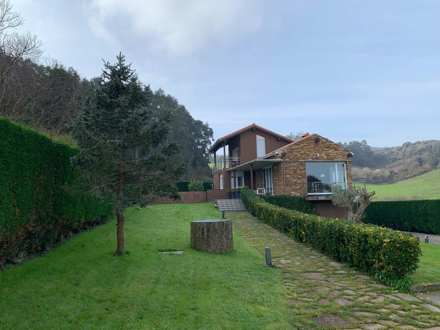 Alquila por horas Chalet unifamiliar con parcela en plena naturaleza y con vistas