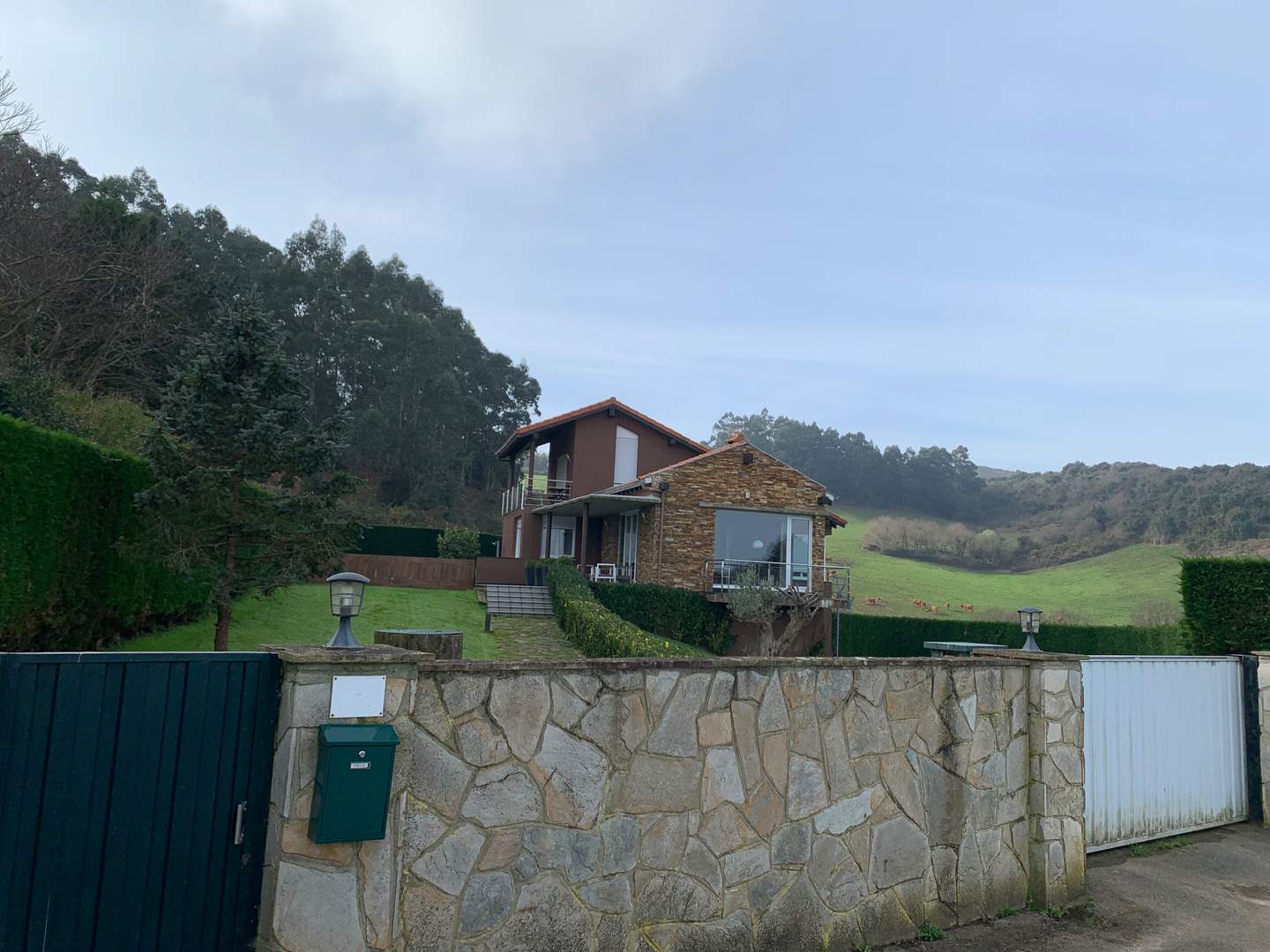 Alquila por horas Chalet unifamiliar con parcela en plena naturaleza y con vistas