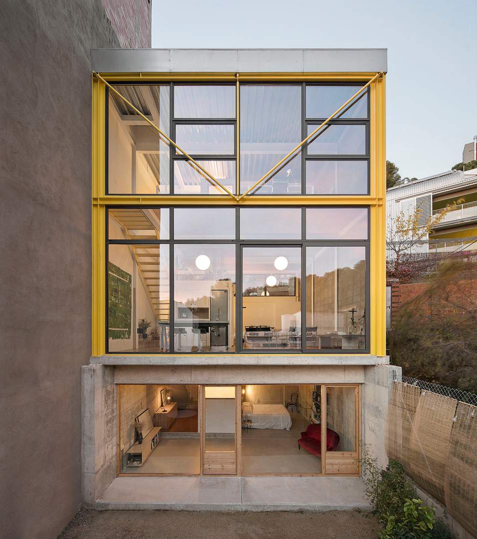 Alquila por horas Architectural yellow house