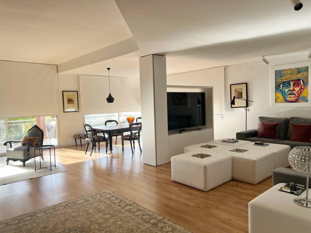 Alquila por horas Bonita casa unifamiliar con piscina
