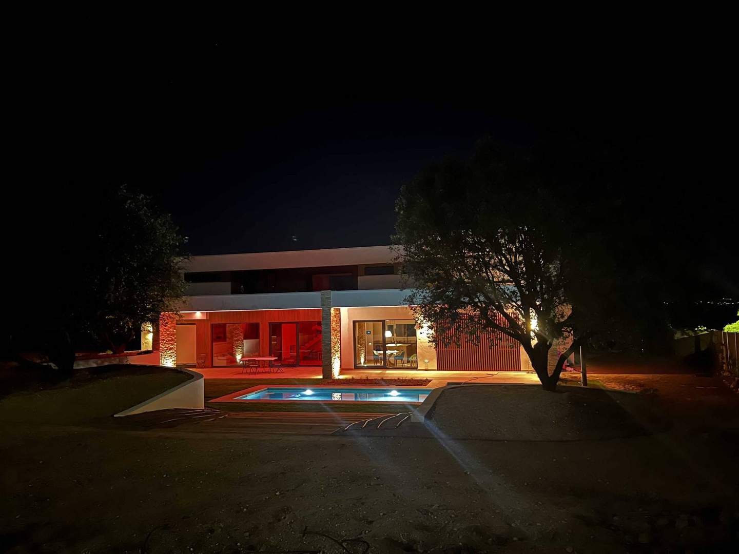 Alquila por horas Chalet moderno con jardín de 2000m2 en la sierra de Madrid