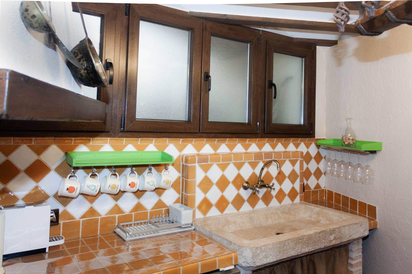 Alquila por horas Apartamento rural con bodega en una cueva
