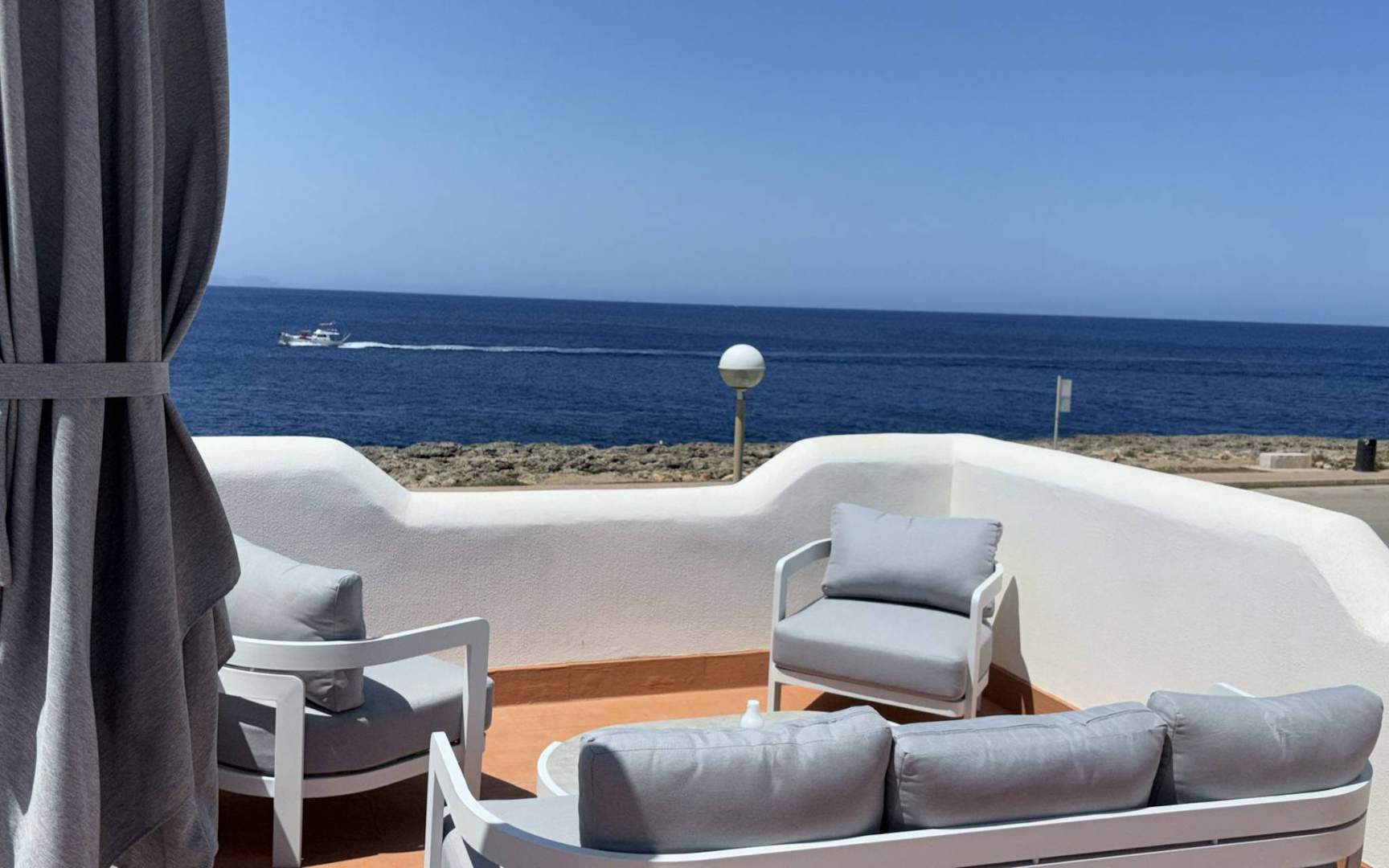 Alquila por horas Vivienda unifamiliar en primera línea de mar