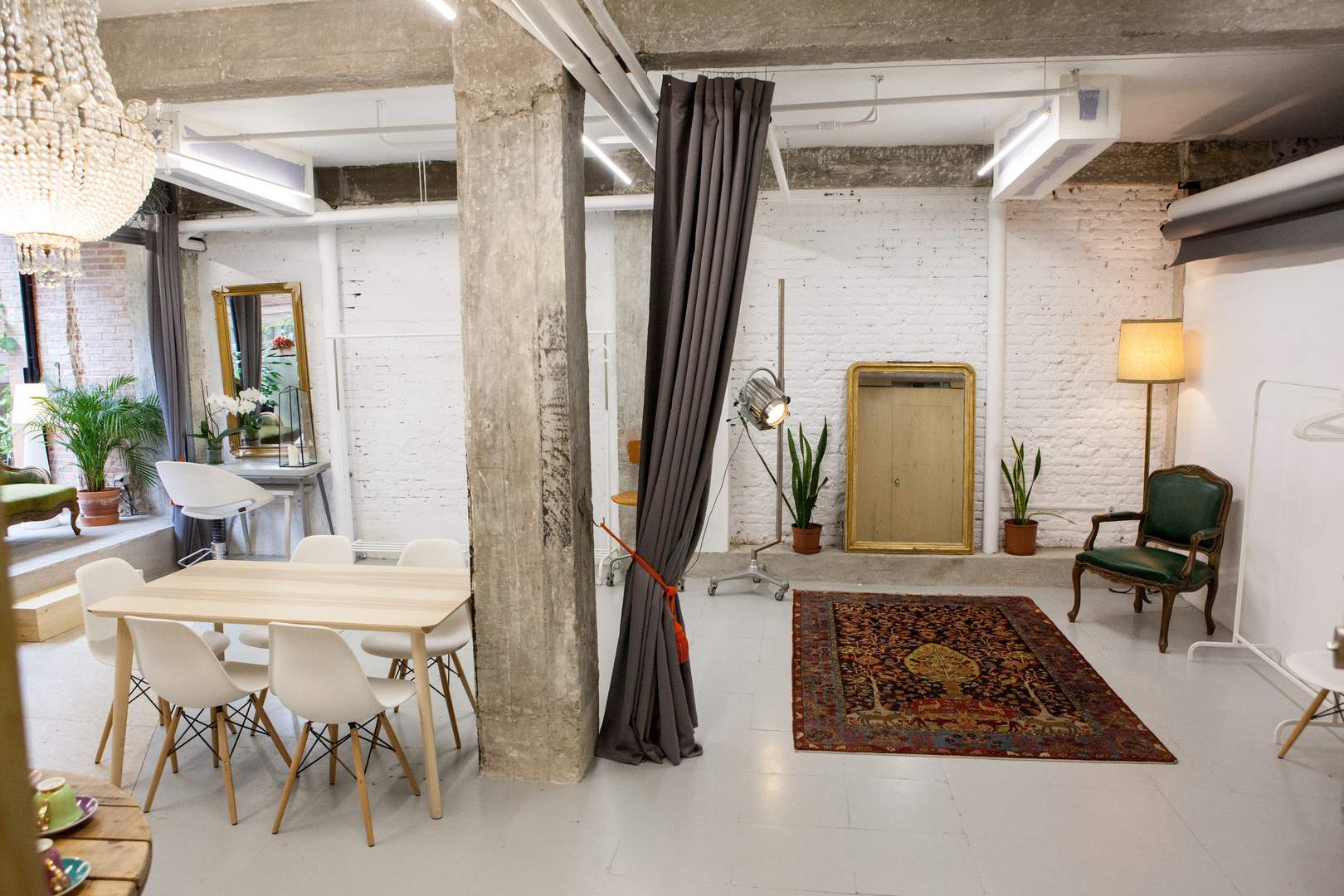 Alquila por horas Espacio con Encanto para Eventos Petite Comité